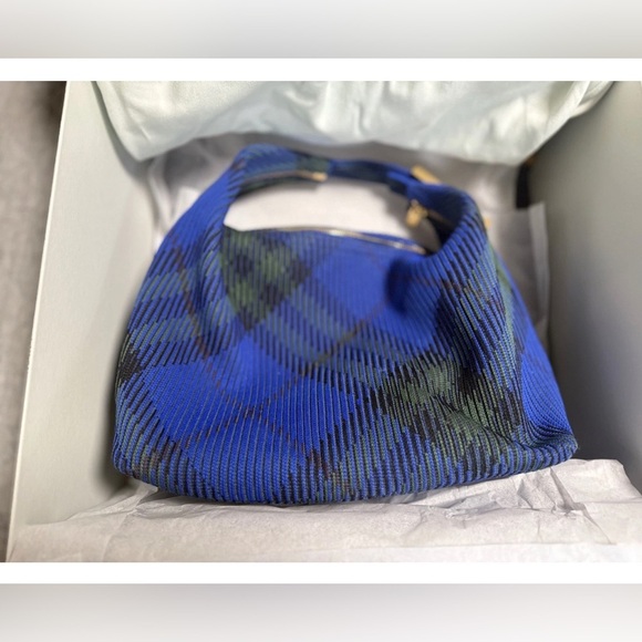 Burberry Medium Duffle Bag Handbag Knit knight color authentic luxe blue gold - Picture 8 of 16